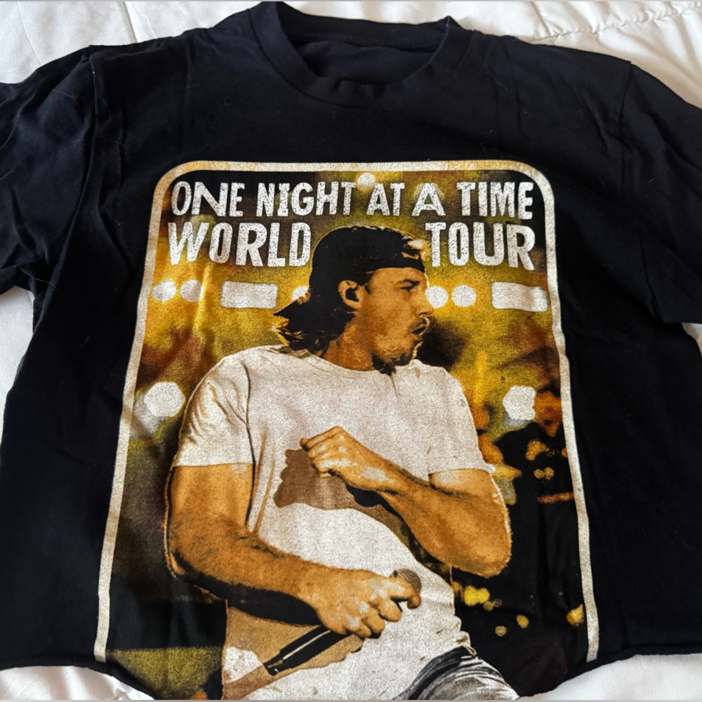 Morgan Wallen tour tshirt from Australia!